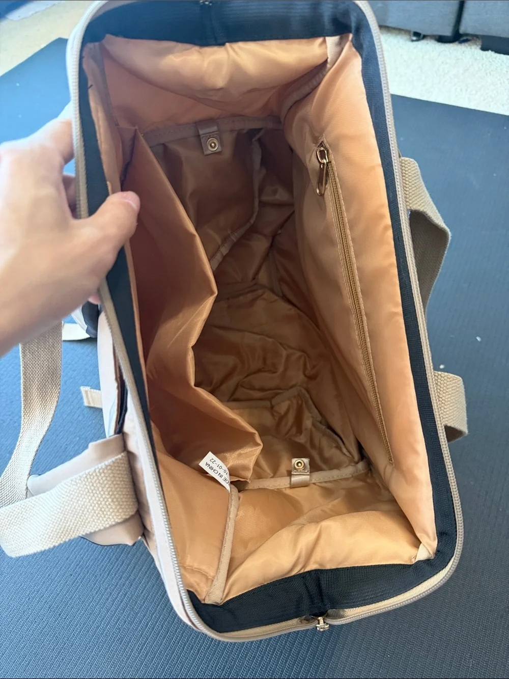 Sarah Wells norah pump bag latte
